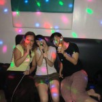 ドゥマゲッティーで日本語の曲があるカラオケボックス